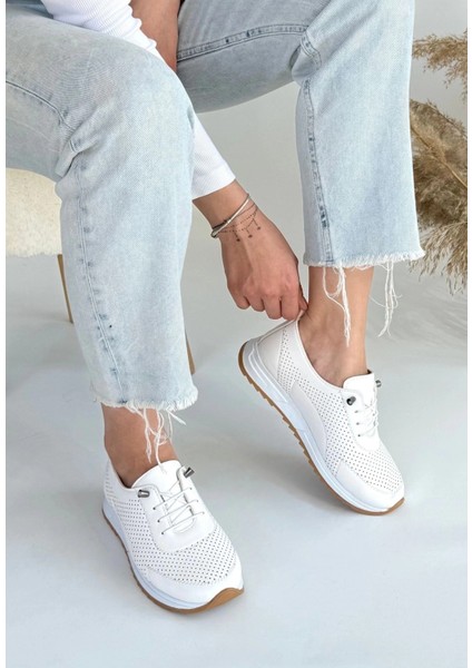Tone Beyaz Cilt Bağcıklı Spor Ayakkabı modelleri