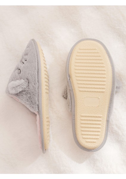 Yeni Sezon Nakışlı Pelüş Kadın Ev Terliği fırsatları