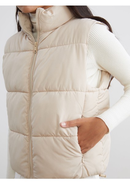 Yeni Sezon Dik Yaka Kadın Şişme Yelek modelleri