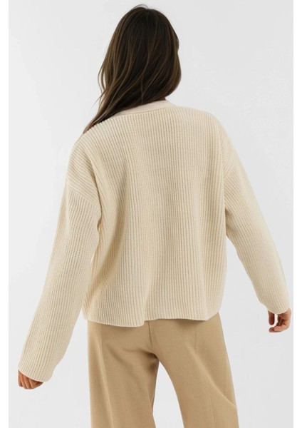 Kadın V Yaka Düğmeli Oversize Triko Hırka Krem Doğal