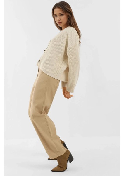 Kadın V Yaka Düğmeli Oversize Triko Hırka Krem Doğal