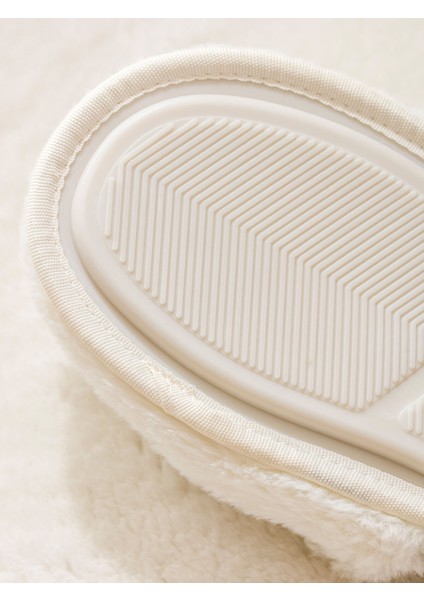 Yeni Sezon Pelüş Kadın Ev Terliği indirimleri