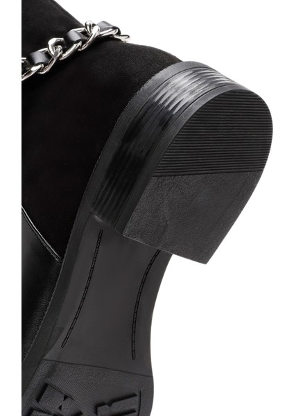 Kadın Siyah Zincir Detaylı Fermuarlı Bot 25WFE400514
