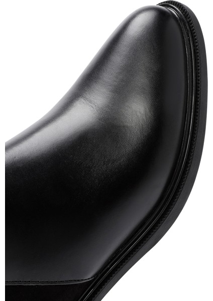 Kadın Siyah Zincir Detaylı Fermuarlı Bot 25WFE400514