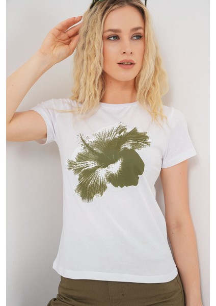 Kadın BDART Desenli Kamış Pamuklu Düz Yaka Tişört Green modelleri