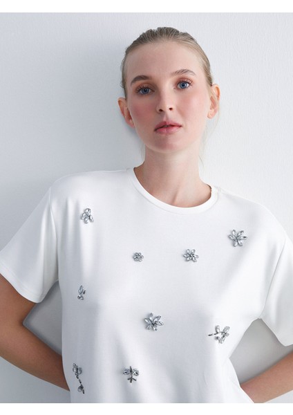 Yeni Sezon Bisiklet Yaka Çiçekli Taşlı Kadın Tişört