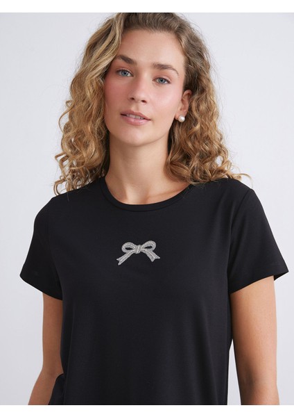 Yeni Sezon Bisiklet Yaka Parlak Taşlı Fiyonklu Kadın Tişört