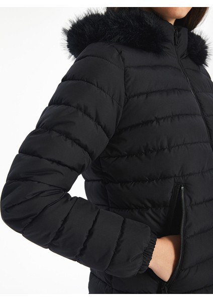 Yeni Sezon Kapüşonlu Kadın Şişme Mont modelleri