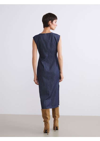 Yeni Sezon Metal Aplikeli Büzgülü Jean Elbise fırsatları