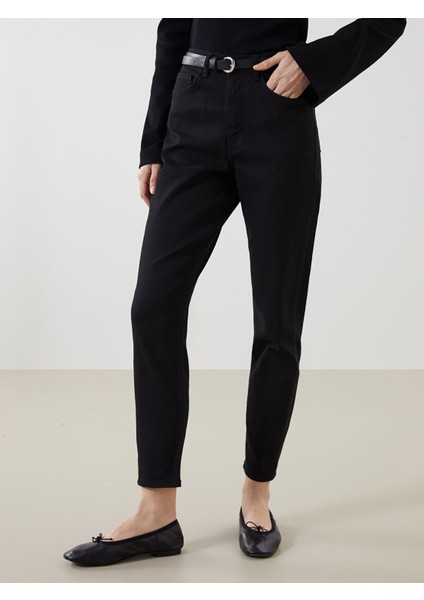 Yeni Sezon Beli Kemerli Mom Fit Kadın Jean Pantolon fiyatları