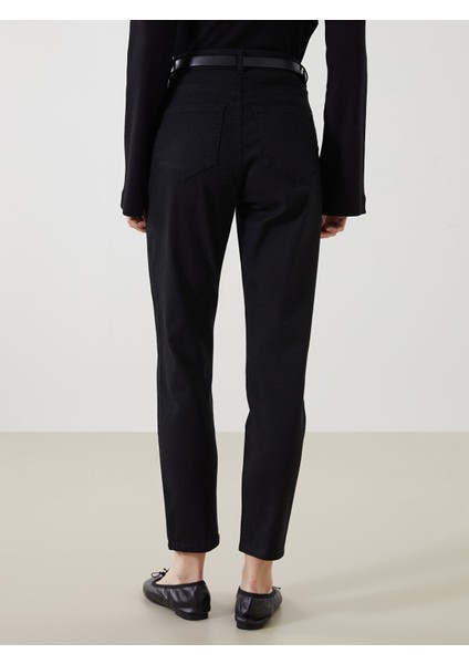 Yeni Sezon Beli Kemerli Mom Fit Kadın Jean Pantolon fırsatları