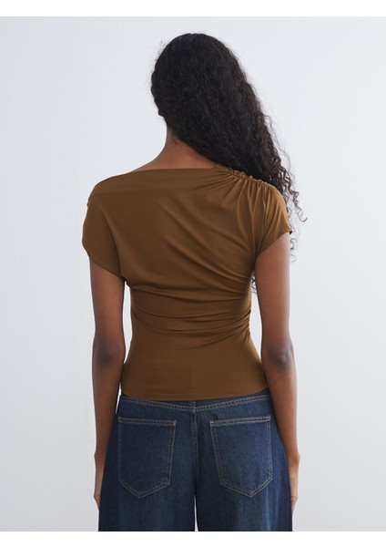 Yeni Sezon Kayık Yaka Büzgülü Bluz fırsatları