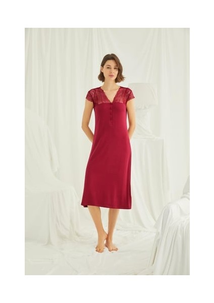 Monamise Kolu Omzu ve Yakası Dantelli Önü Düğmeli Gecelik