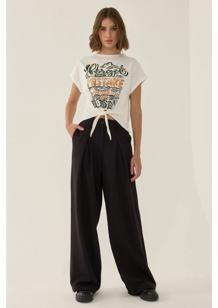 Kadın Baskılı Kısa Tişört Tozlu Beyaz indirimleri