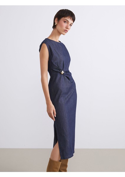 Yeni Sezon Metal Aplikeli Büzgülü Jean Elbise