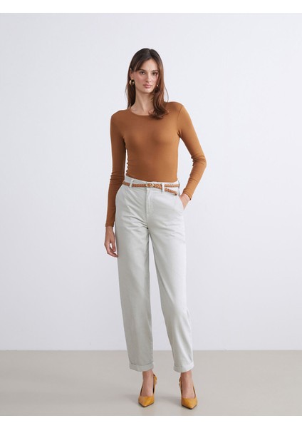 Yeni Sezon Beli Kemerli Carrot Fit Kadın Jean Pantolon fiyatları