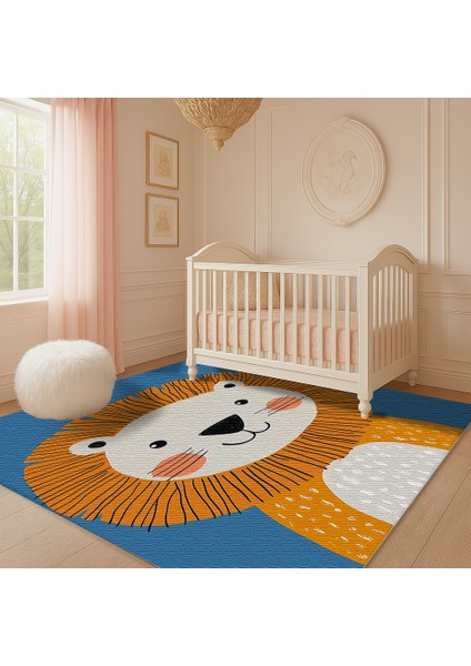 Mavi Zeminli Tatlı Aslan Figürlü Çocuk Odası Halısı, Makinede Yıkanabilir, Kaymaz Tabanlı