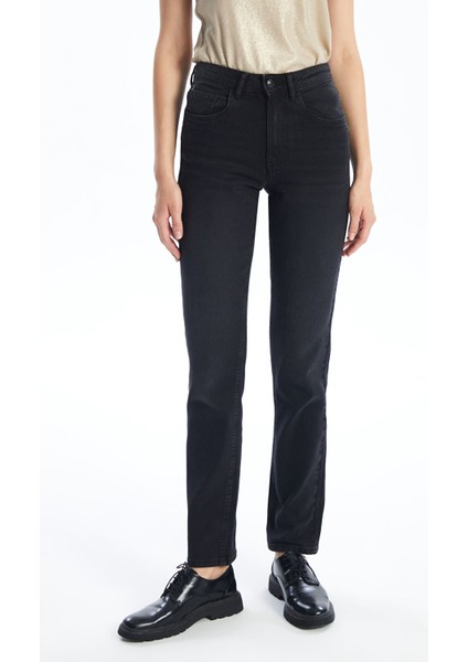 Yeni Sezon Straight Fit Kadın Jean Pantolon fiyatları