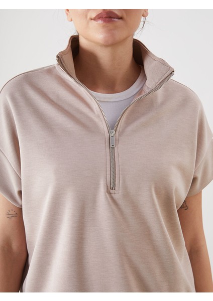 Yeni Sezon Dik Yaka Oversize Kadın Tişört modelleri