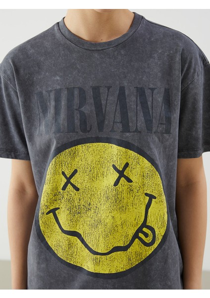 Yeni Sezon Bisiklet Yaka Nirvana Baskılı Kadın Tişört modelleri