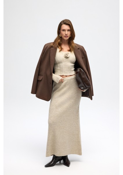 Lumi Gül Detay Bej Crop Etek Triko Takım fırsatları