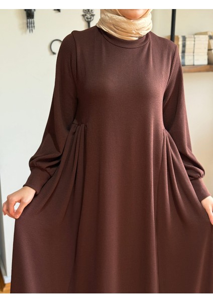 Kahverengi Yandan Büzgülü Fitilli Örme Elbise 9922
