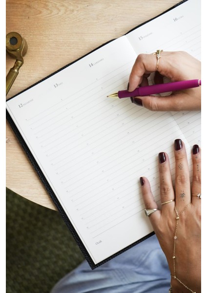 Exclusive 2026 Haftalık Ajanda A4 (19x25cm) Ivory 100gr. İçi Değişebilir indirimleri