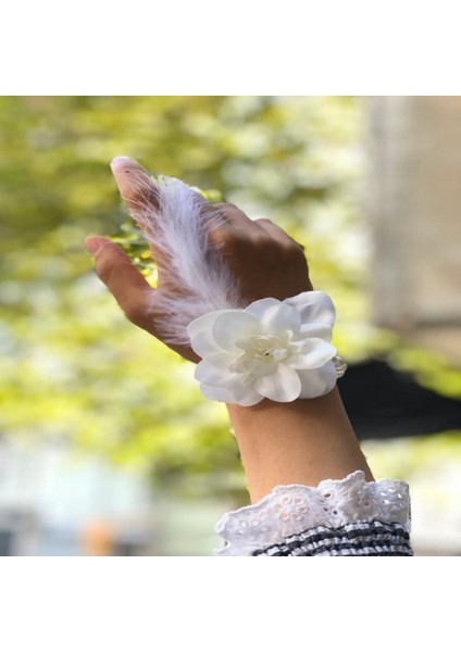 Bride To Be Nedime Gelin Bilekliği Tüy ve Inci Boncuk Detaylı Beyaz Renkli Bekarlığa Veda Partisi Bilekliği 10 Adet