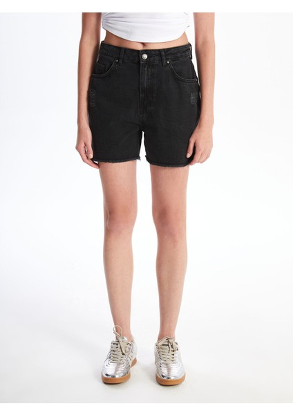 Yeni Sezon Dar Fit Yırtık Detaylı Kadın Jean Şort modelleri