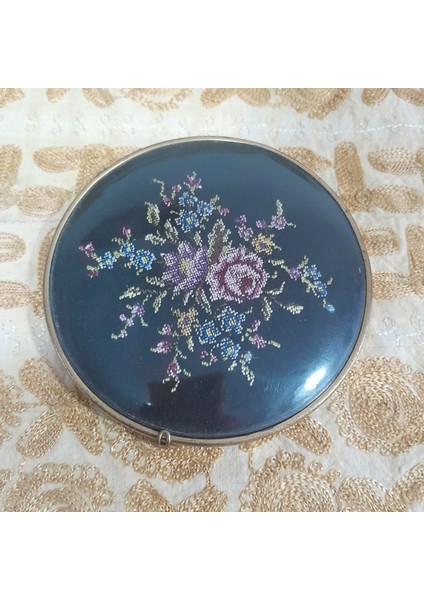 Avrupa Goblen Kapaklı Ayna