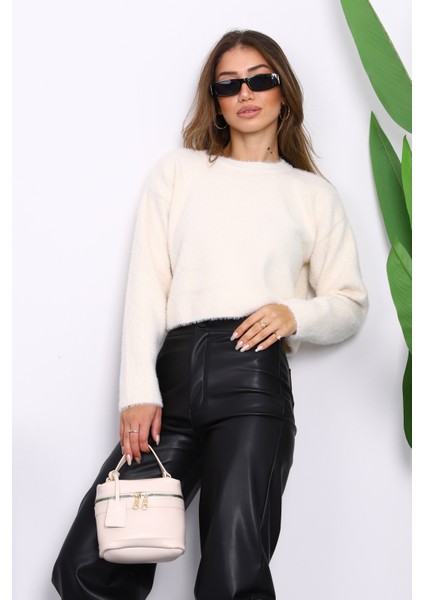 Krem Bisiklet Yaka Angora Yumoş Crop Triko Kazak