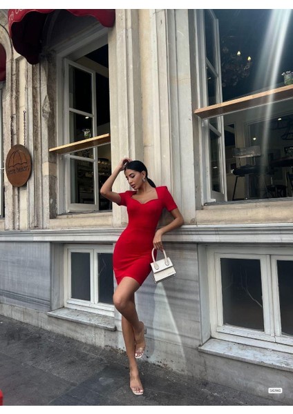 Kalp Yaka Vaktakı Mini Krep Elbise 582982 Kırmızı
