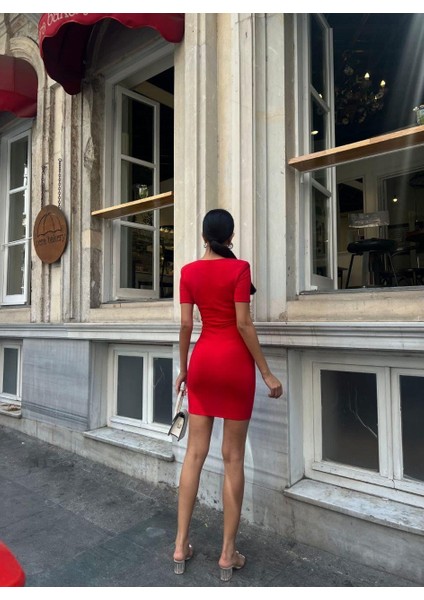 Kalp Yaka Vaktakı Mini Krep Elbise 582982 Kırmızı fırsatları