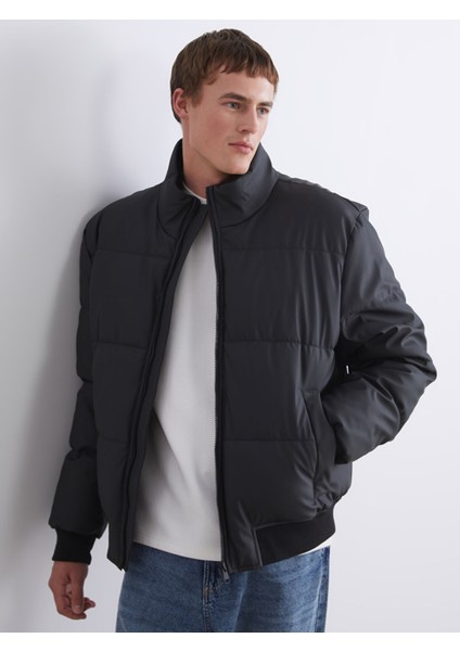 Yeni Sezon Standart Kalıp Dik Yaka Erkek Şişme Mont