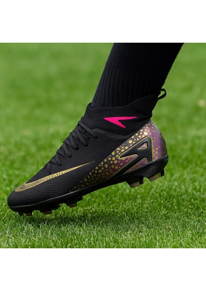 Siyah Altın Detaylı Çim Saha Futbol Ayakkabısı – Profesyonel Krampon modelleri