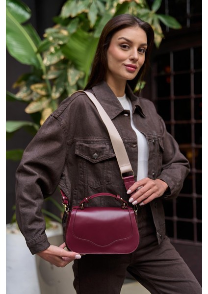 Bordo Kadın Kapaklı Çapraz Askılı El ve Omuz Çanta fırsatları