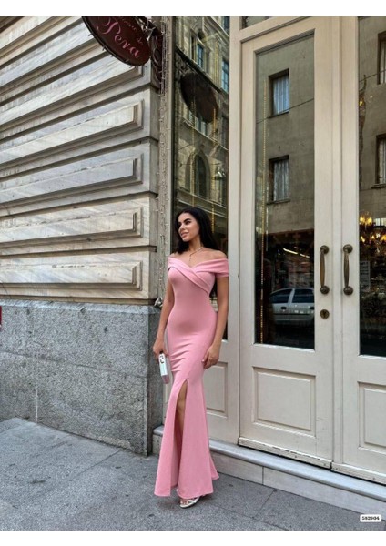 Krep Kumaş Kısa Kollu Kayık Yaka Yırtmaç Detay Maxi Boy Abiye Elbise 582904 Pudra modelleri