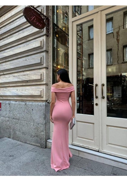 Krep Kumaş Kısa Kollu Kayık Yaka Yırtmaç Detay Maxi Boy Abiye Elbise 582904 Pudra fırsatları