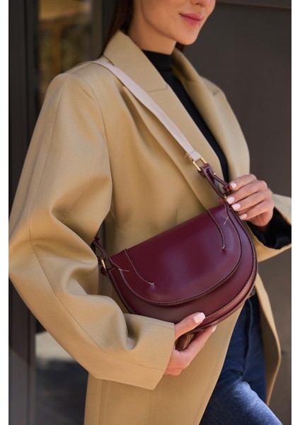 Bordo Kadın Kontrast Dikişli Çapraz Askılı El ve Omuz Çantası