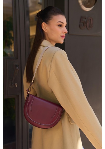 Bordo Kadın Kontrast Dikişli Çapraz Askılı El ve Omuz Çantası fiyatları