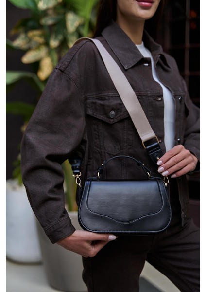 Siyah Kadın Kapaklı Çapraz Askılı El ve Omuz Çanta