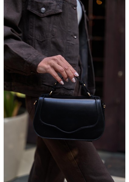 Siyah Kadın Kapaklı Çapraz Askılı El ve Omuz Çanta fiyatları