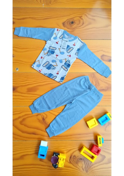 Erkek Çocuk Karakter Baskılı %100 Pamuklu Renkli Pijama Takımı fiyatları