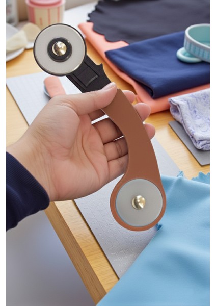 45MM Kumaş Deri Kağıt Rulet Kesici Makas Mezura Işaretleme Kalemi Mandal Sökücü Cetvel Seti modelleri