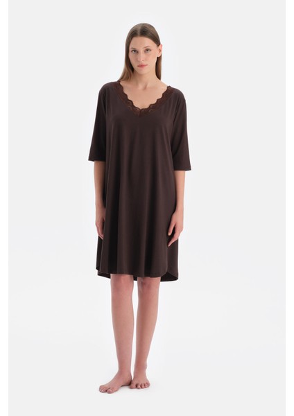 V Yaka Dantelli Örme Gecelik