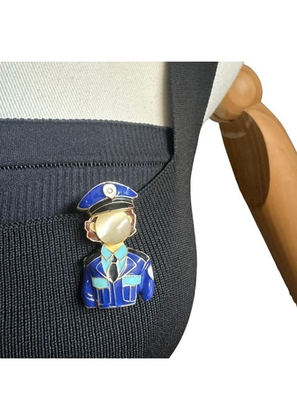 1742 Mineli Kadın Polis Broş / Yaka Iğnesi fırsatları