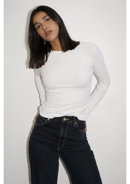 Ekru Bisiklet Yaka Slim Fit Kadın Body MG2564