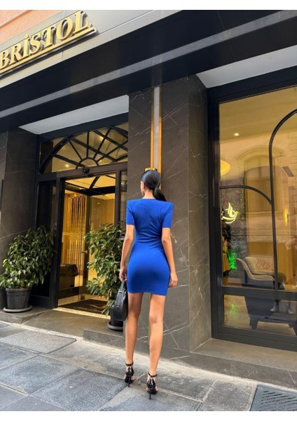 Kalp Yaka Vaktakı Mini Krep Elbise 582982 Saks modelleri