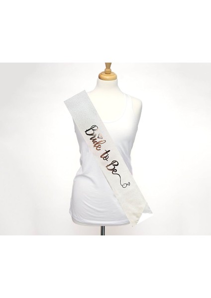 Beyaz Üzeri Gümüş Italik Alyanslı Bride To Be Yazılı Simli Işıltılı Kuşak Kemer 10 cm Genişlik fiyatları