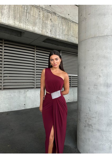 Tek Omuz Detaylı Sandy Kumaş Elbise 583181 Koyu Bordo